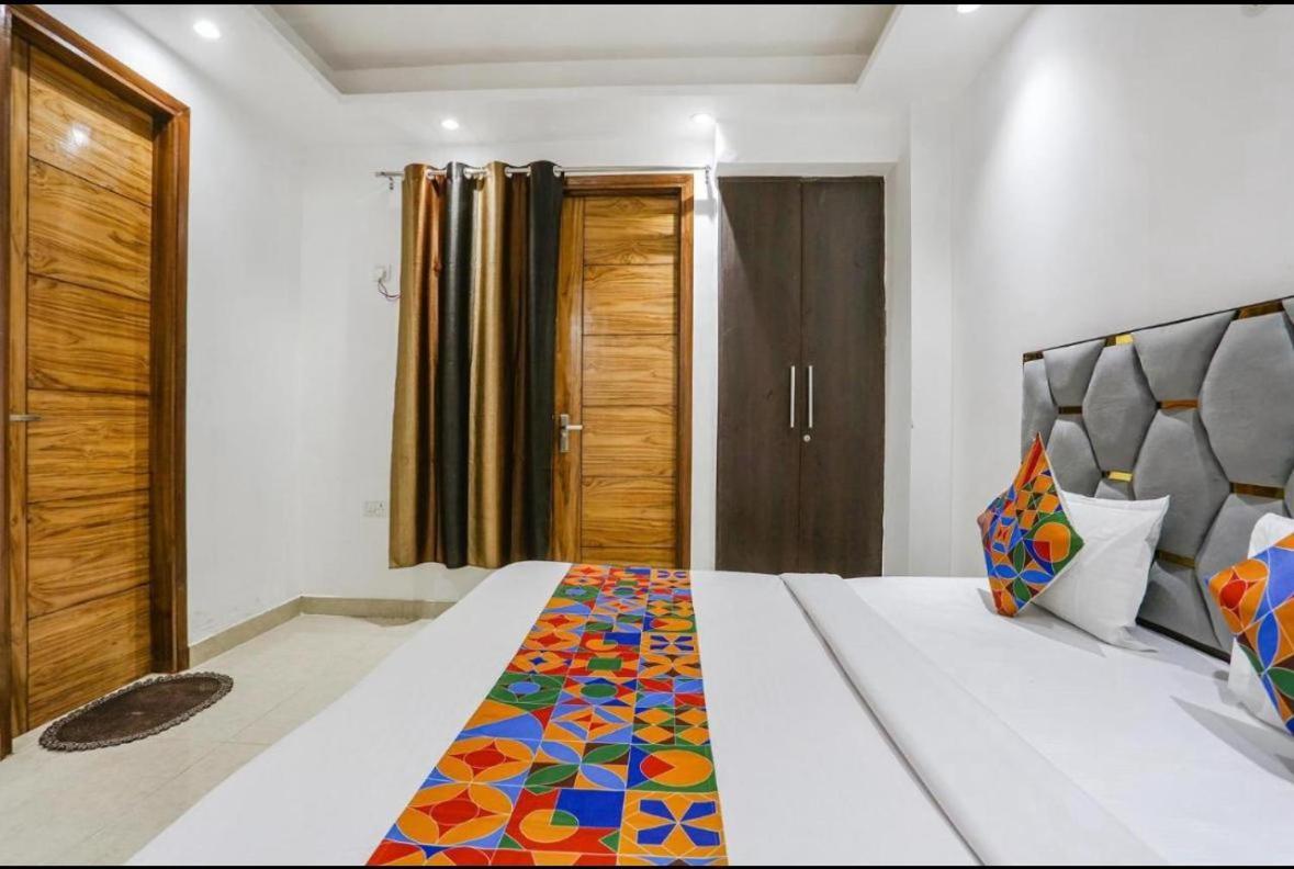 Hotel 24By7 นิวเดลี ภายนอก รูปภาพ