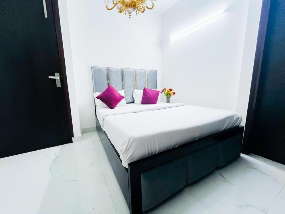Hotel 24By7 นิวเดลี ภายนอก รูปภาพ
