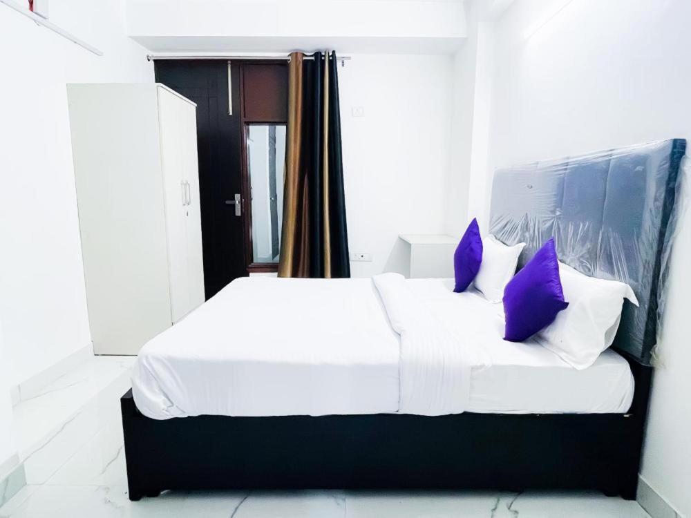 Hotel 24By7 นิวเดลี ภายนอก รูปภาพ