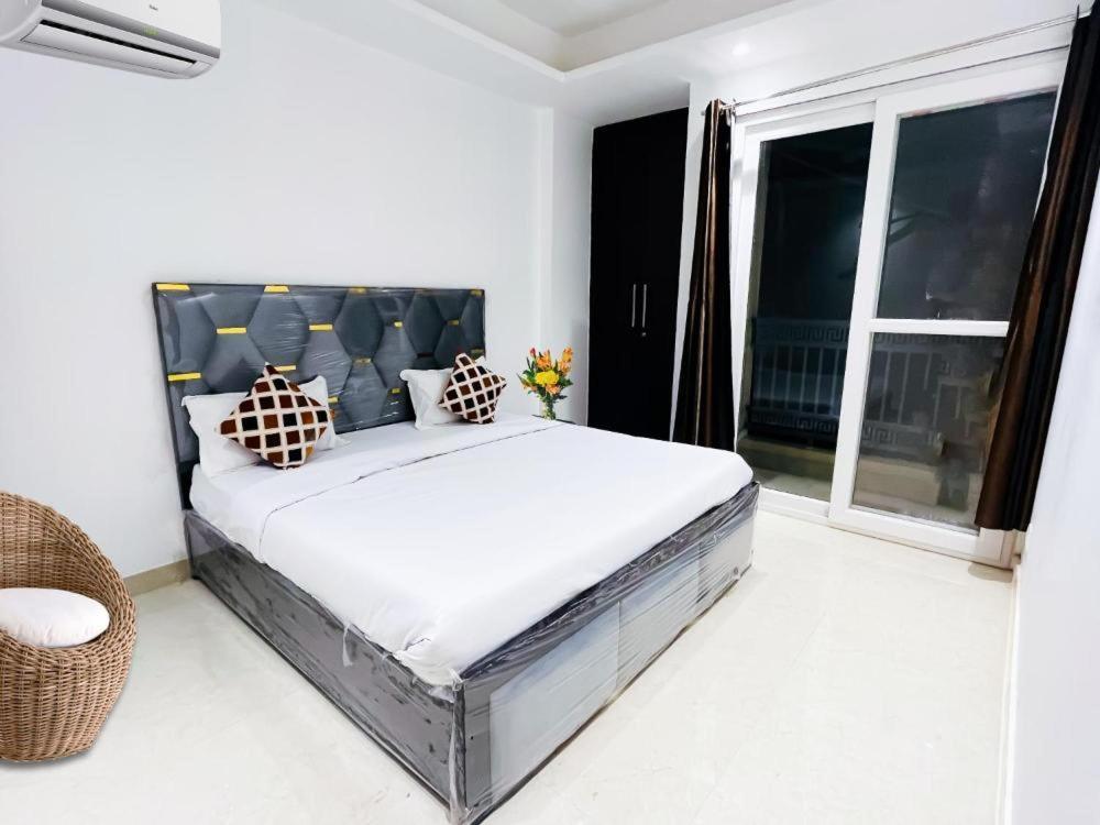 Hotel 24By7 นิวเดลี ภายนอก รูปภาพ